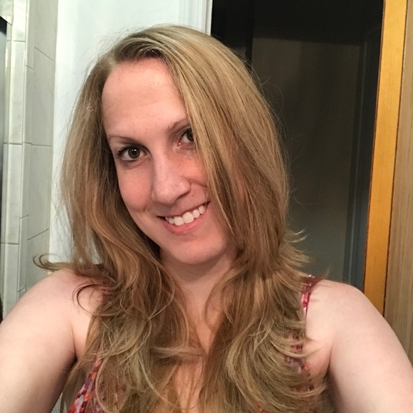 Meet your Posher, Erin - Picture 1 of 1